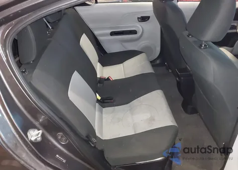 2013 Toyota Prius C Three from USA, damaged, VIN JTDKDTB35D1049233